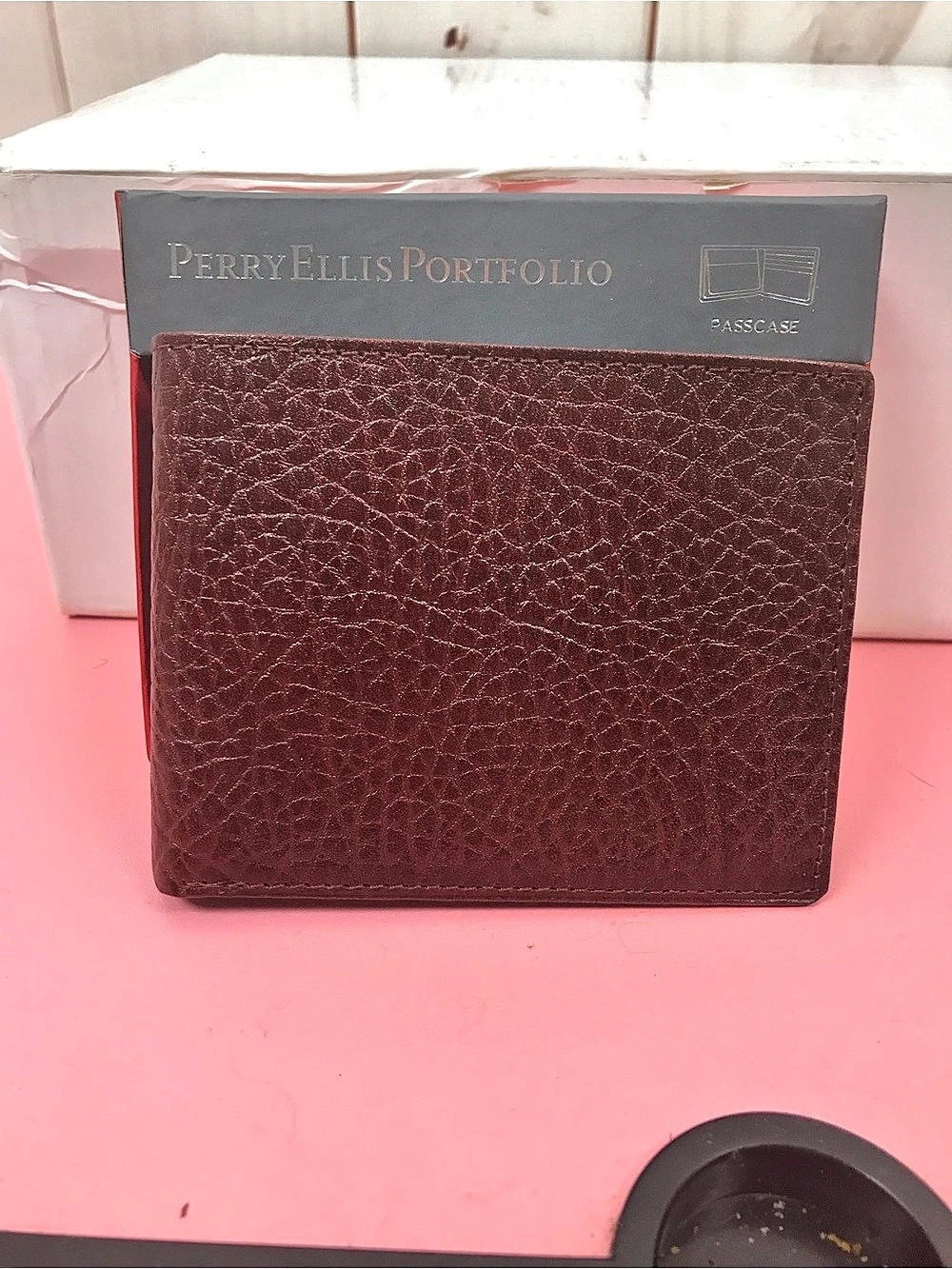 Perry Ellis CC Passcase Leather Passcase Wallet in Brown NWT